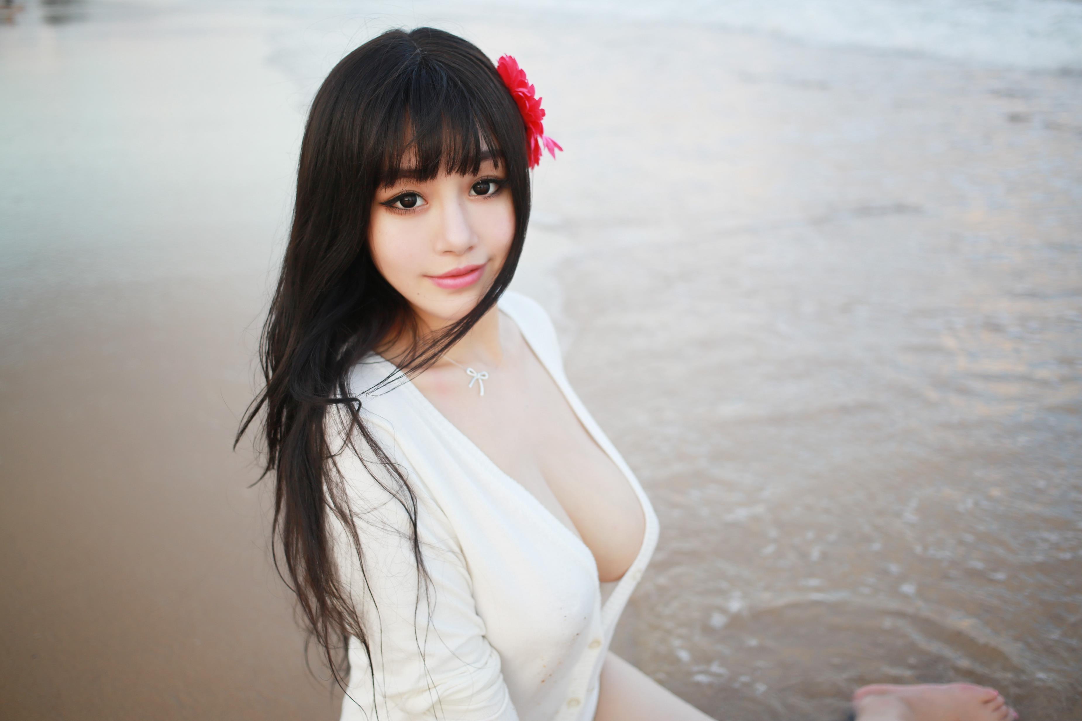 Подборка красивых японских девушек у которых натуральные дойки 