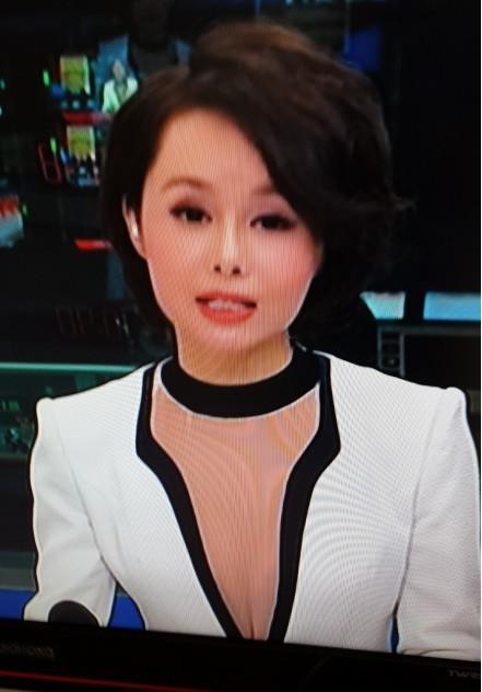 CCTV5女主播穿 肉色内衣若隐若现,CCTV5女主播穿 肉色内衣若隐若现