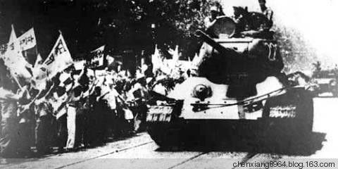 资料图：北朝鲜人民军的T-34坦克最辉辉煌的时刻——1950年，开进首尔。
