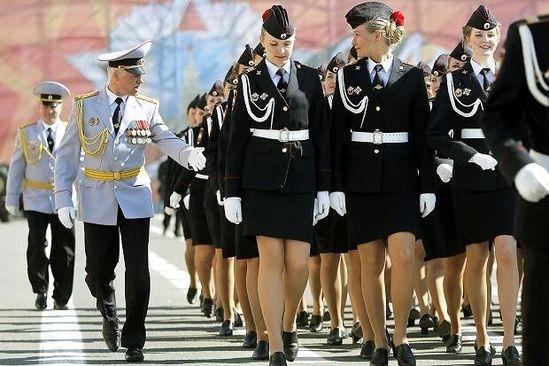 俄罗斯下令规定女警察不得穿过短裙装执勤