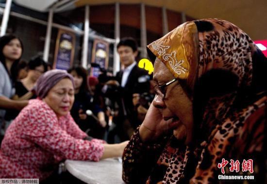 MH17乘客家属聚集吉隆坡机场 要求官方公开信息