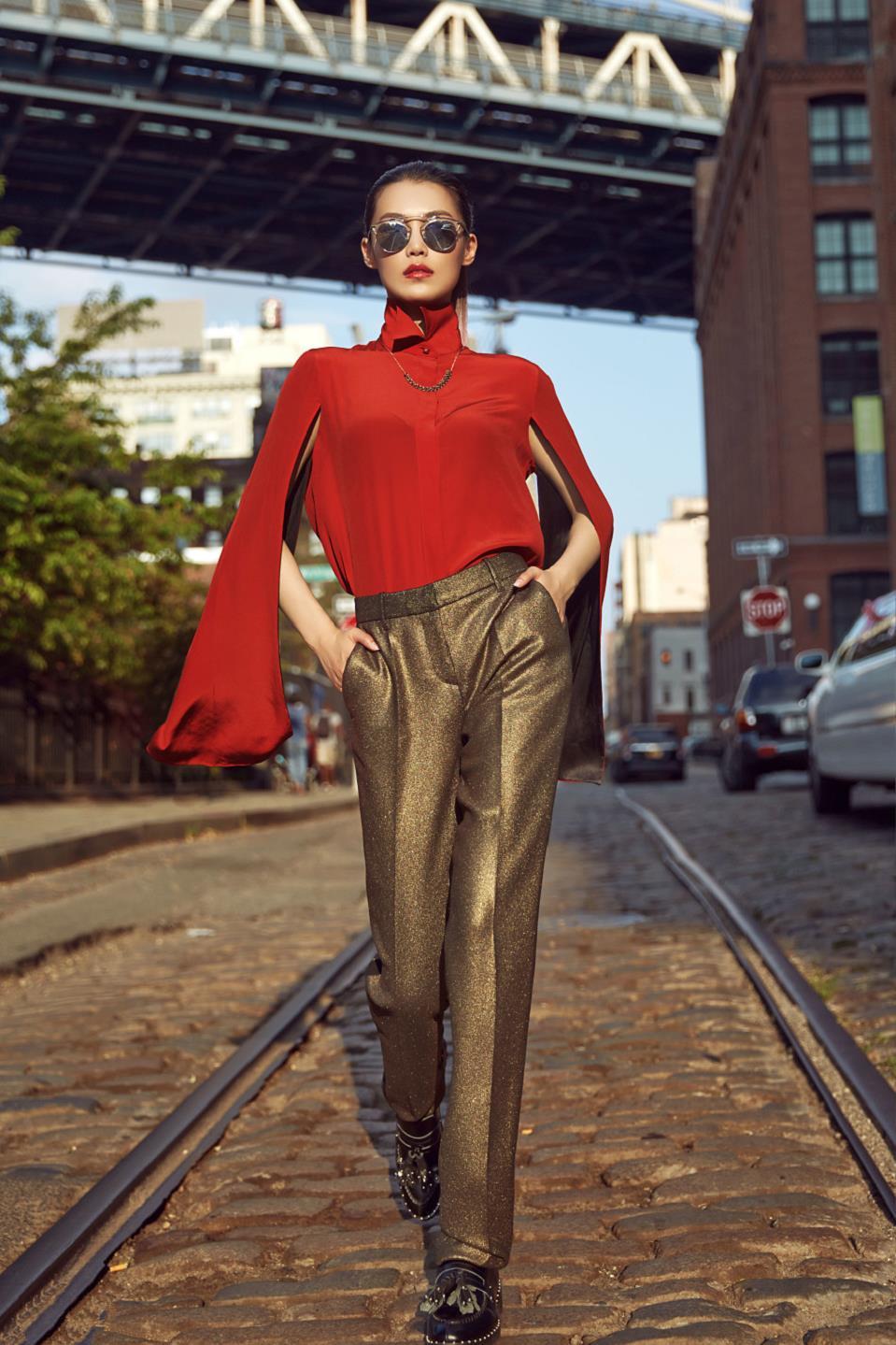 韩丹彤亮相纽约时装周 街拍百变造型,韩丹彤亮相纽约时装周 街拍百变造型