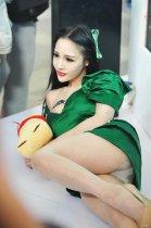 北京网络文化博览会上的showgirl
