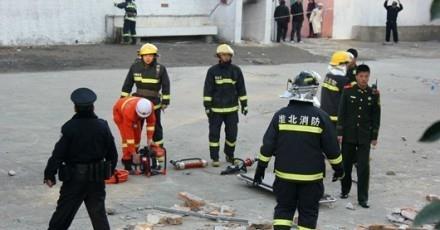 淮北市同仁中学围墙坍塌 造成学生五死一伤(图)