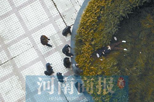 郑州30多岁女子抱满月孩子坠楼身亡