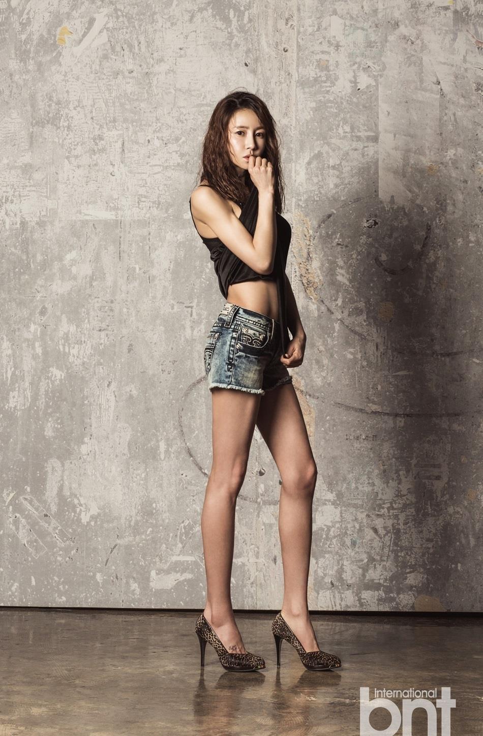 韩女星蔡敏瑞拍写真 秀傲人双峰长腿,韩女星蔡敏瑞拍写真 秀傲人双峰长腿