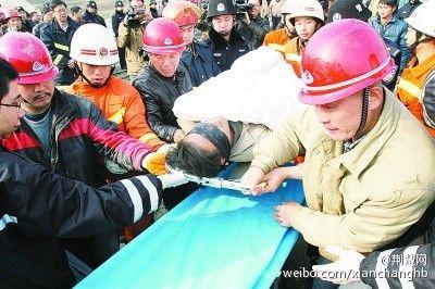 湖北鄂州铜矿坍塌救援完成 2工人被困45小时获救