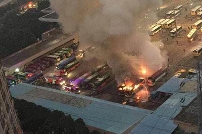 突发：广东顺德客运站3辆客车起火爆炸