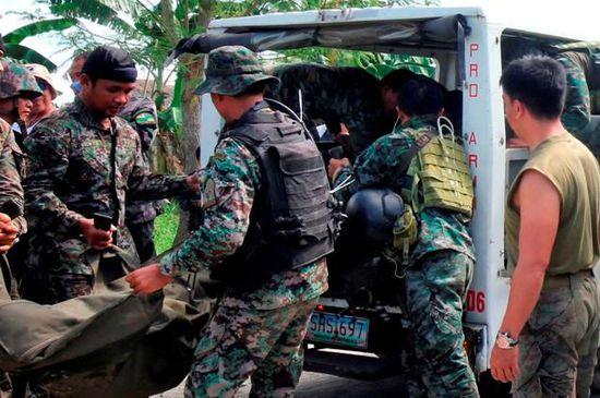 菲警察与反政府武装冲突致44人死 指挥官被免