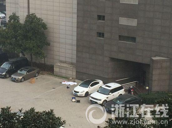 杭州一女子从酒店高层坠落身亡 财物未丢失(图)