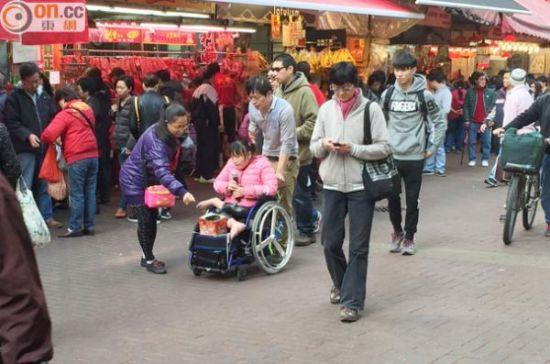 香港出现多名操国语乞丐:每隔一周换一批新人