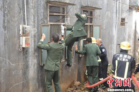 广东雷州全家人用煤气自杀 警方成功救出5人