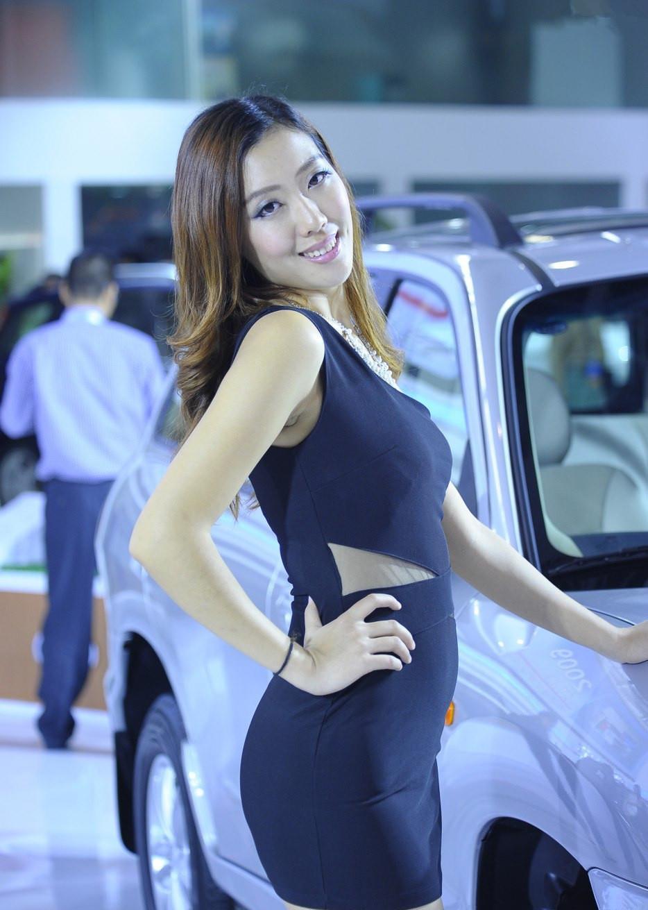 广州车展群芳争艳的华泰美女车模,广州车展群芳争艳的华泰美女车模