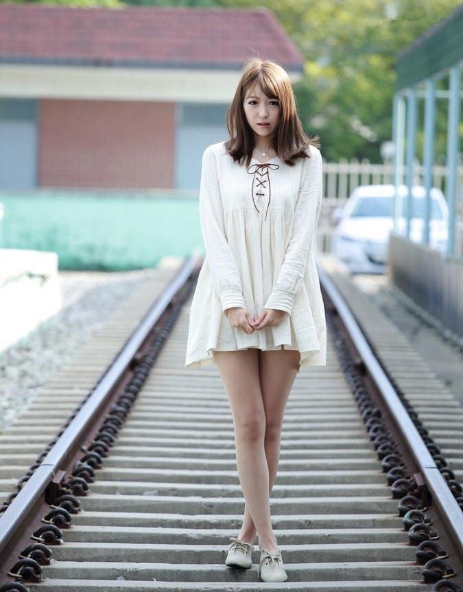 火车站里的韩国美女李恩慧清纯写真,火车站里的韩国美女李恩慧清纯写真