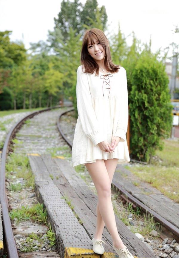 火车站里的韩国美女李恩慧清纯写真,火车站里的韩国美女李恩慧清纯写真