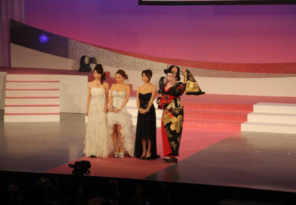 2015日本成人影片颁奖礼 波多野结衣现身助阵,熟女女优奖
