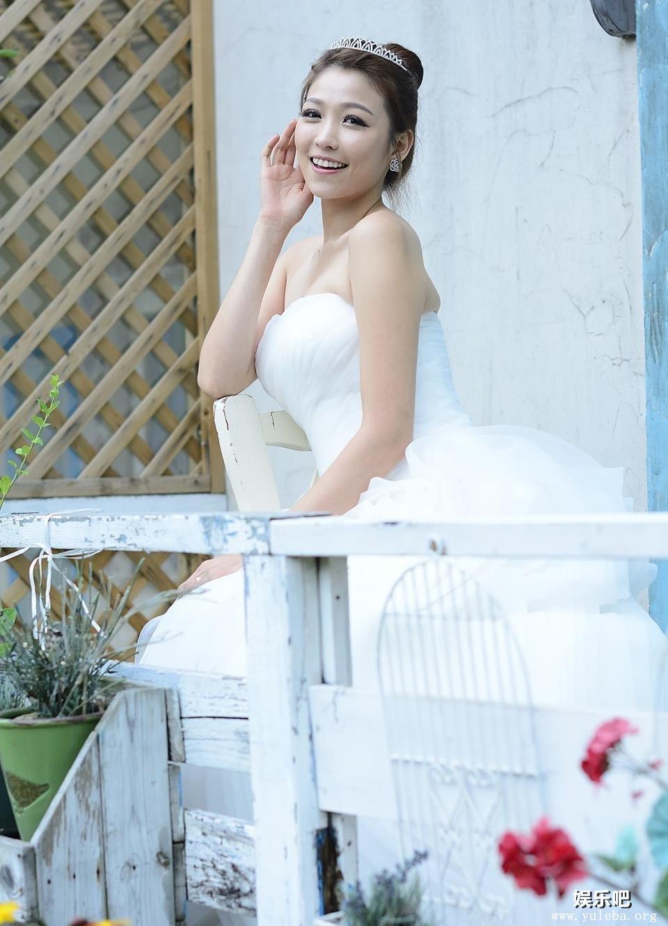 穿上婚纱的韩国美女李恩慧,穿上婚纱的韩国美女李恩慧