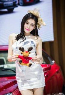 2015哈尔滨春季车展北汽展台皮肤白嫩的美女车模Xu-Qi[高清套图]