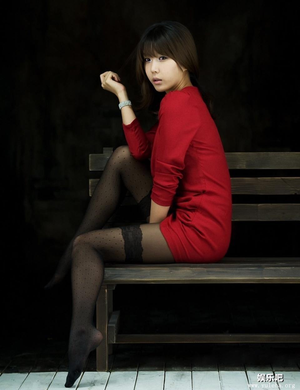 韩国ShowGirl许允美红色包臀裙黑丝袜写真,韩国ShowGirl许允美红色包臀裙黑丝袜写真