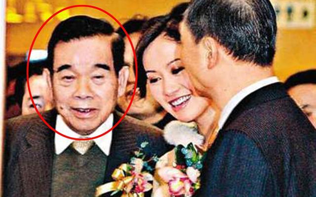 叶璇的干爹郑裕彤是全球华人十大富豪之一、珠宝大王。