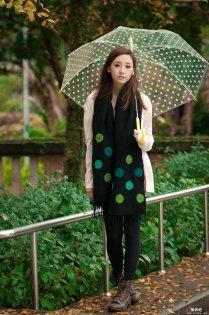 台湾清纯美女RIko小源在细雨绵绵中漫步[高清大图写真图片]