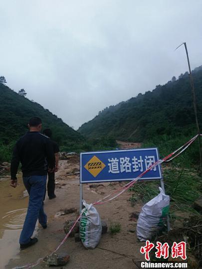 暴雨致广东河源山塘崩塌 1伤1失踪