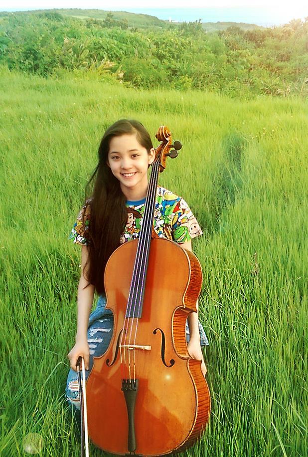 欧阳娜娜大提琴写真