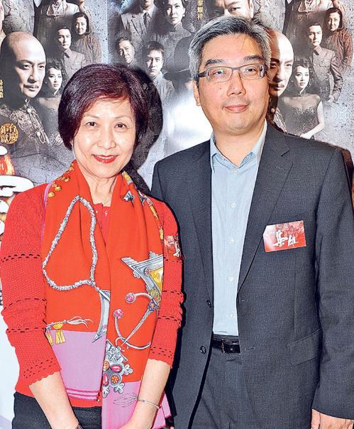 曾励珍（左）以“老板”称呼TVB助理总经理杜之克（右）