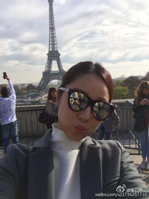 李亚男晒在巴黎的照片