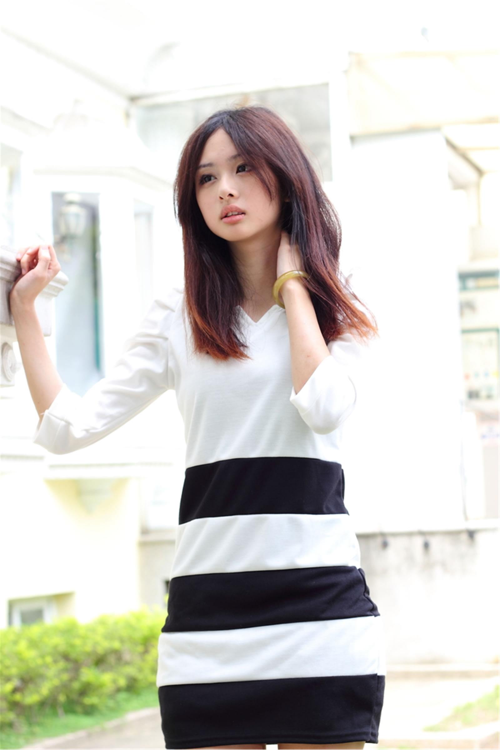 台湾清纯美女-梅杜莎-黑白连衣包臀裙外拍写真,台湾清纯美女-梅杜莎-黑白连衣包臀裙外拍写真