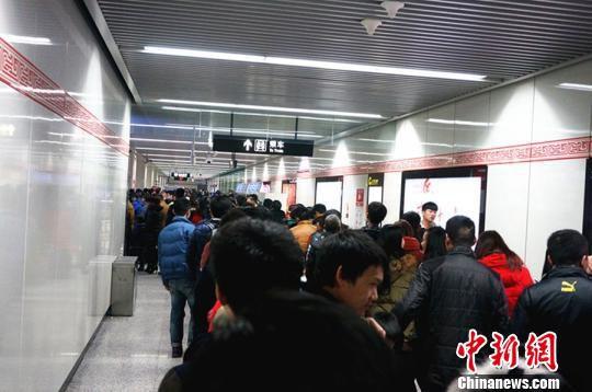郑州地铁乘客乘车10分钟进站40分钟 排队赛春运