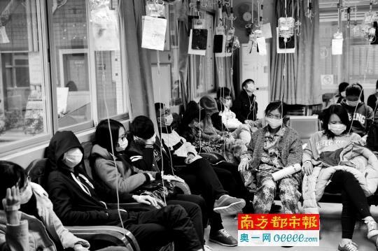 广州一学院多名学生食堂用餐后呕吐 多数已治愈