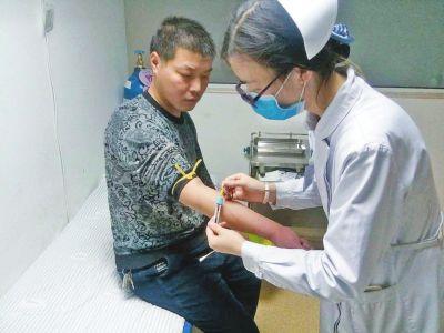 河南农民为捐造血干细胞 找医学书籍说服家人