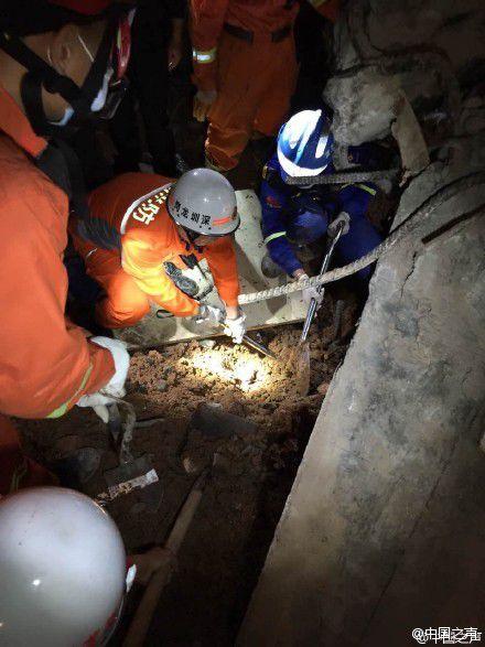 深圳滑坡事故现场挖出第二具遇难者遗体