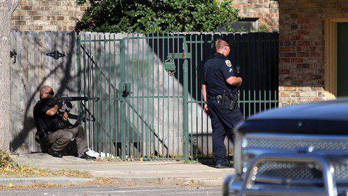 美德州袭警枪手遭狙击手包围 僵持近9小时后投降