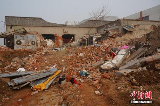 郑州警方对“郑大四附院遭强拆”一事立案调查