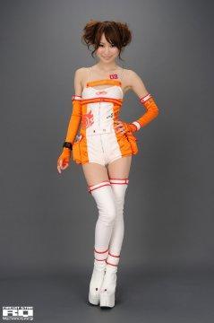 日本元赛车女郎小越しほみ Shihomi Ogoshi吊带制服白色长筒靴袜写真集