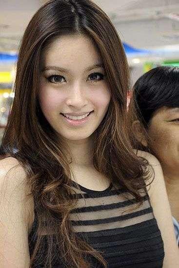 Poy，17岁变性，在泰国享有极高的人气