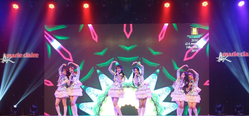 中国大型女子偶像团体SNH48开场热舞