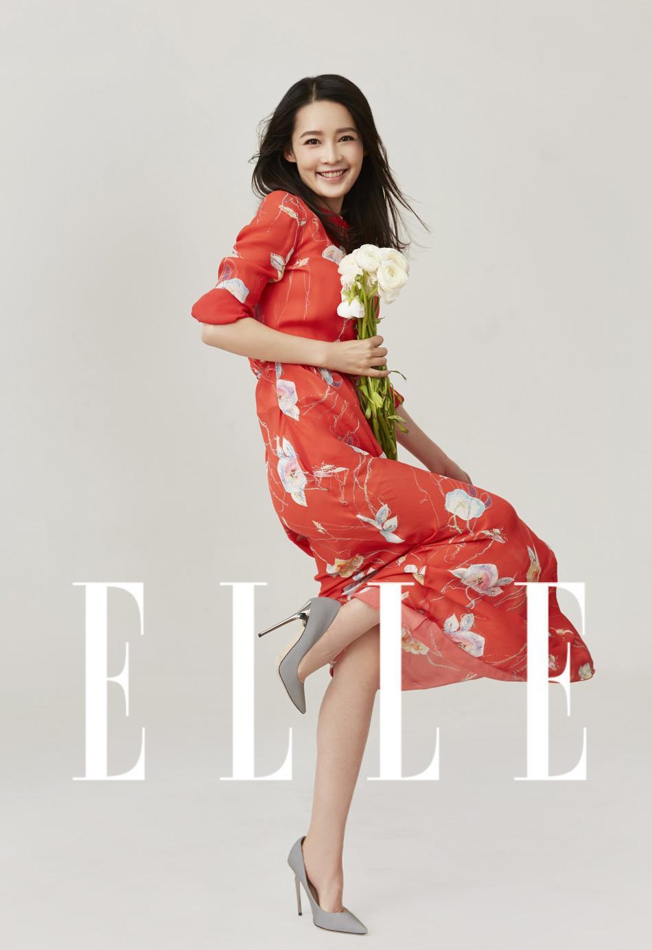 李沁最新时尚大片 御姐气场冷中带甜,李沁登《Elle》六月上内页