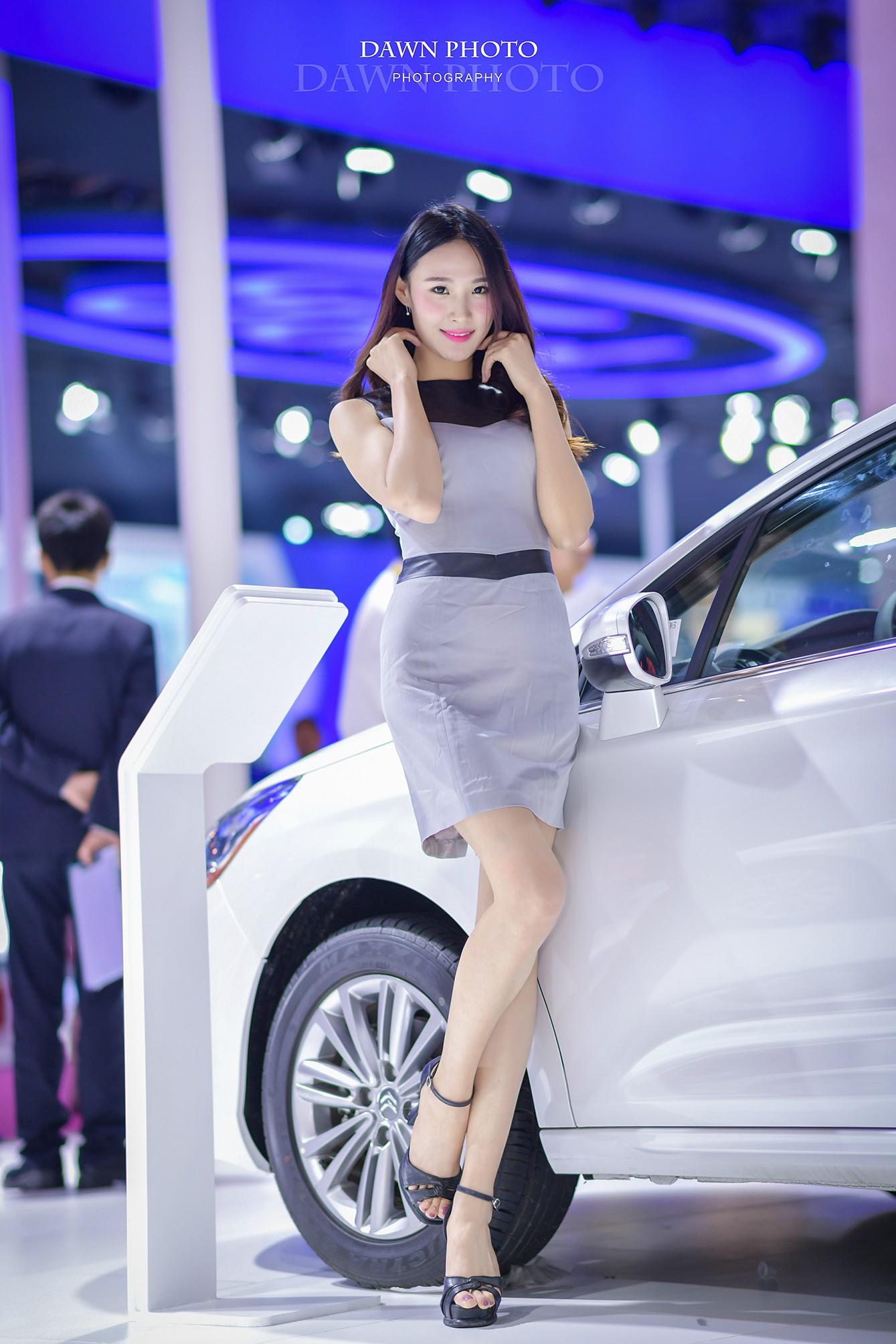2016青岛国际车展上的美女车模合辑,2016青岛国际车展上的美女车模合辑