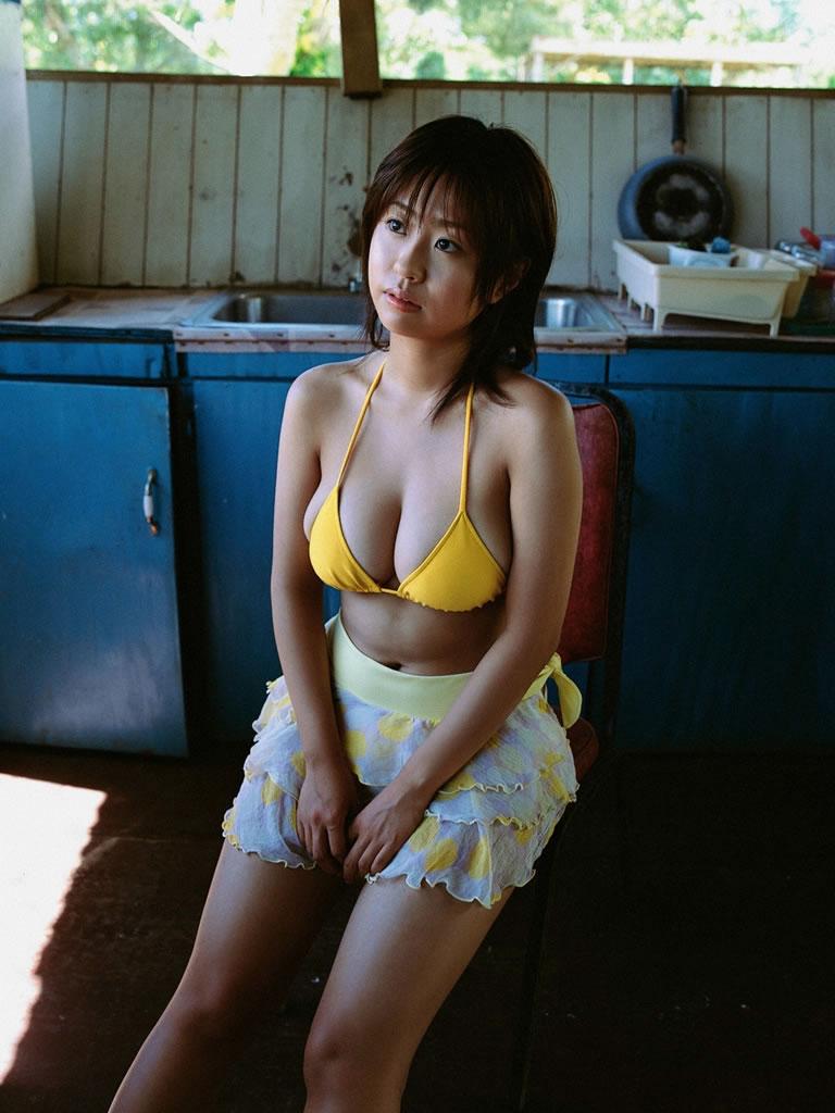 日本写真女优水树玉（水樹たま，Tama Mizuki）性感比基尼泳装居家写真,日本写真女优水树玉（水樹たま，Tama Mizuki）性感比基尼泳装居家写真