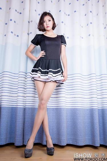 [ISHOW爱秀]黑色连身短裙美女 余菲菲Faye 肉丝美腿与闪亮高跟性感写真 2015-11-2