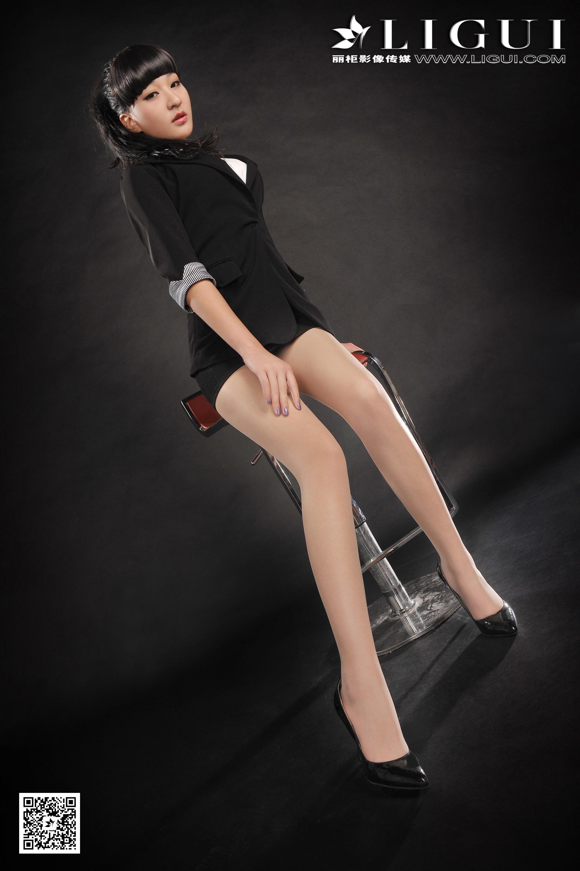 [Ligui丽柜会所]Model Amily 黑色OL文秘制服与肉色丝袜美腿性感写真 2016-12-18,