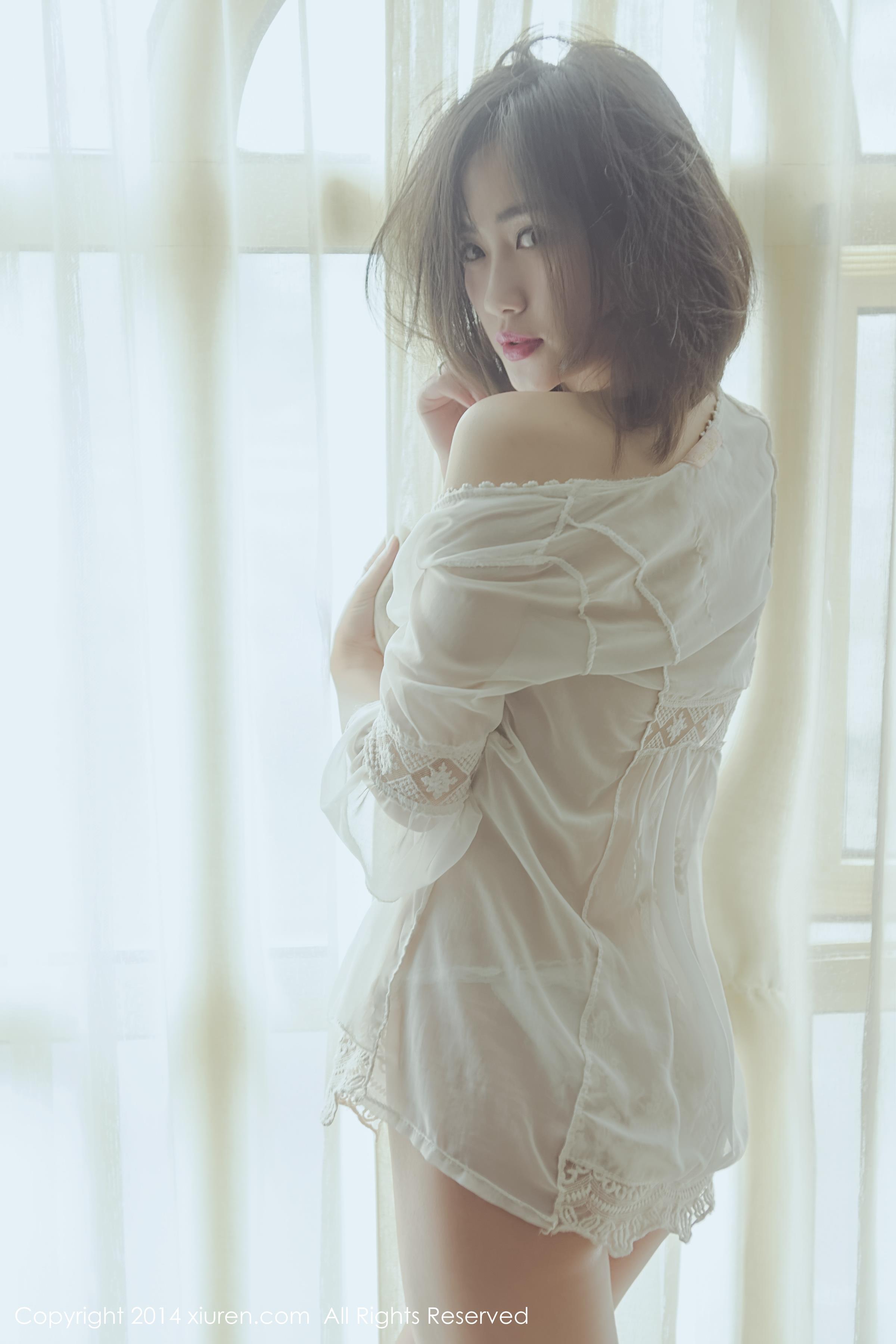 [XIUREN秀人网]XR20140821N00206 MAGIC 白色蕾丝镂空睡衣裙与黑色透视衬衫性感私房写真集,