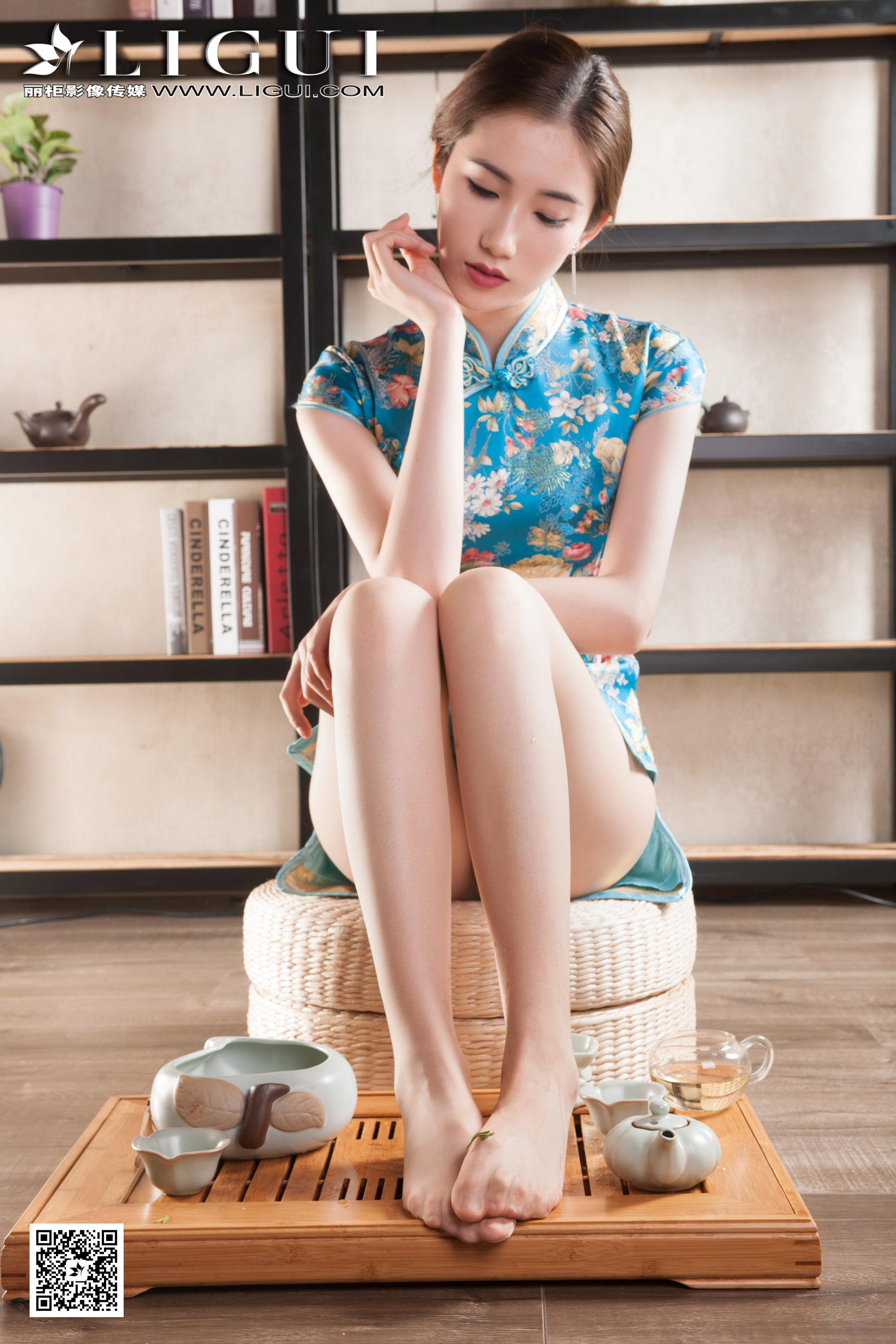 [Ligui丽柜会所]美女Model 婷婷 蓝色旗袍与肉色丝袜美腿优雅女神范写真 2017-04-16,