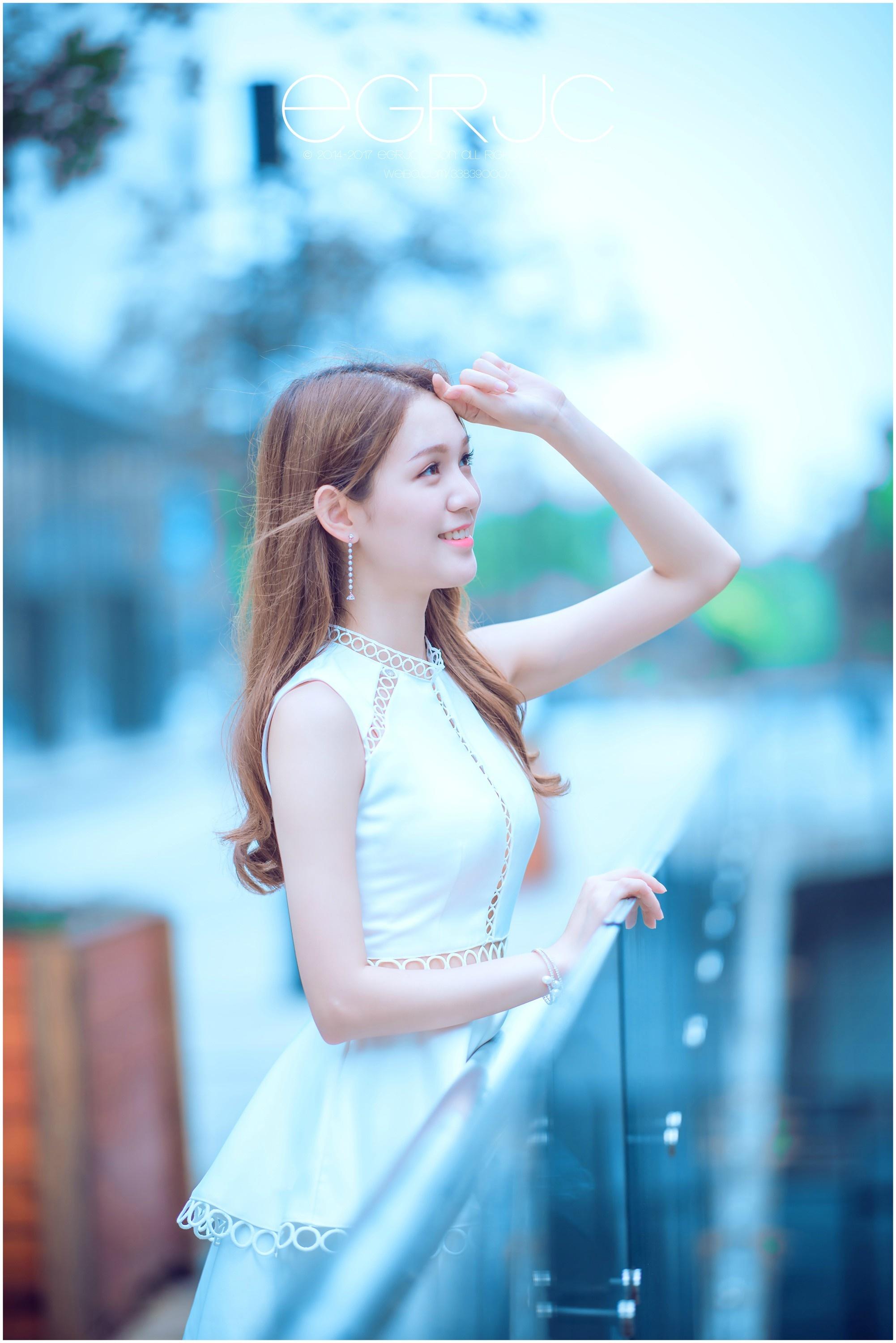 微博女神范 清新软妹纸 不柠bling 白色连身裙 重庆街拍写真,