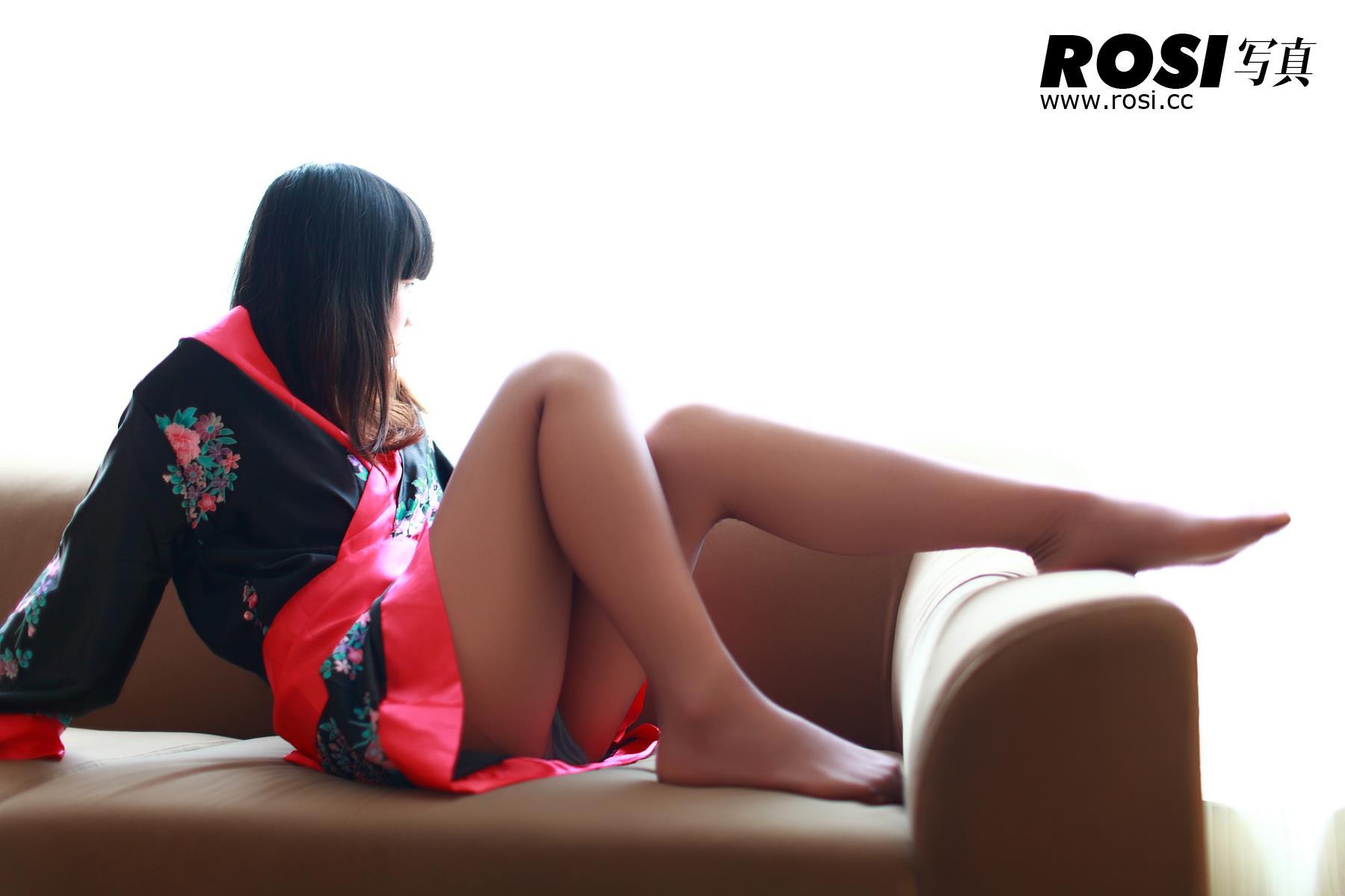 [ROSI写真]NO.042 和服小美女性感玉体美腿私房写真集,