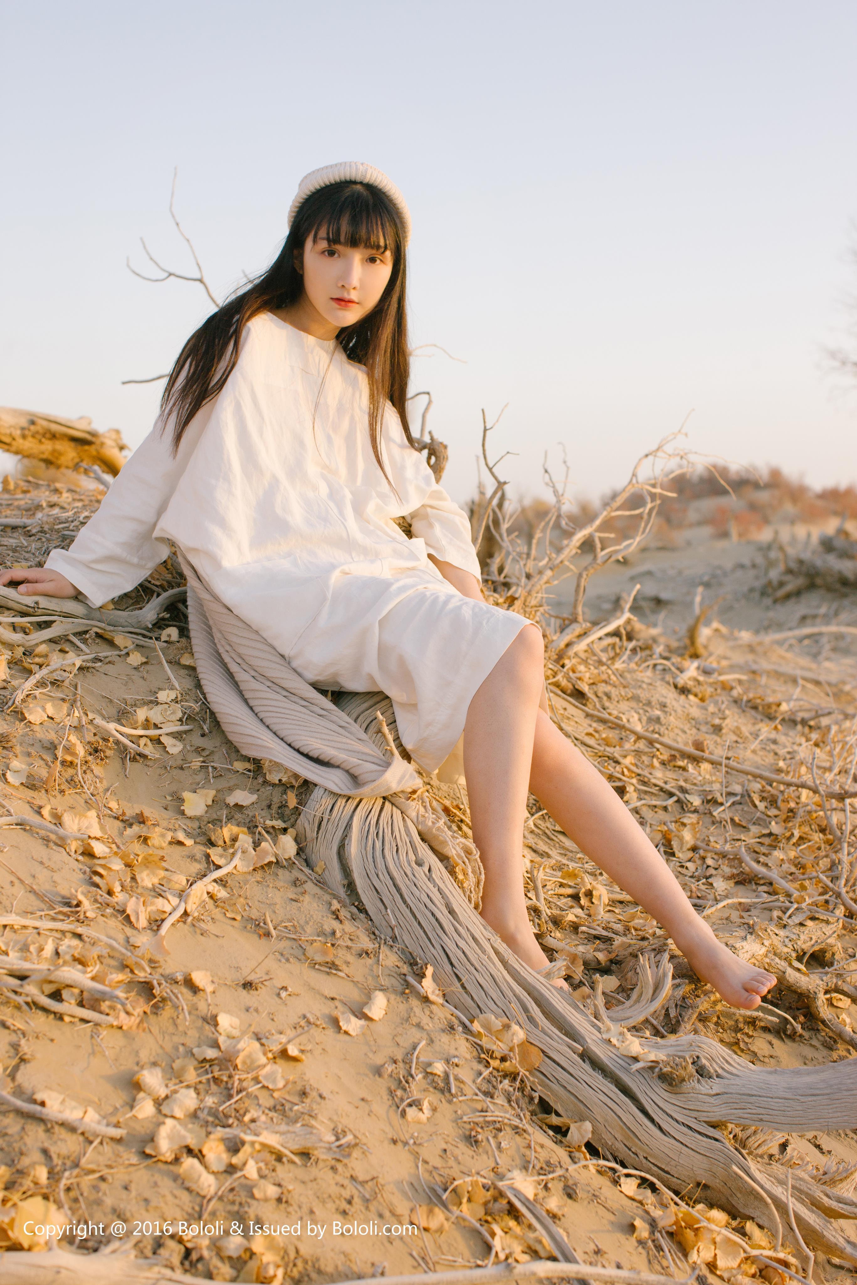 [Kimoe]KIM009 之应 清纯小萝莉 白色连身裙沙漠私房写真集,