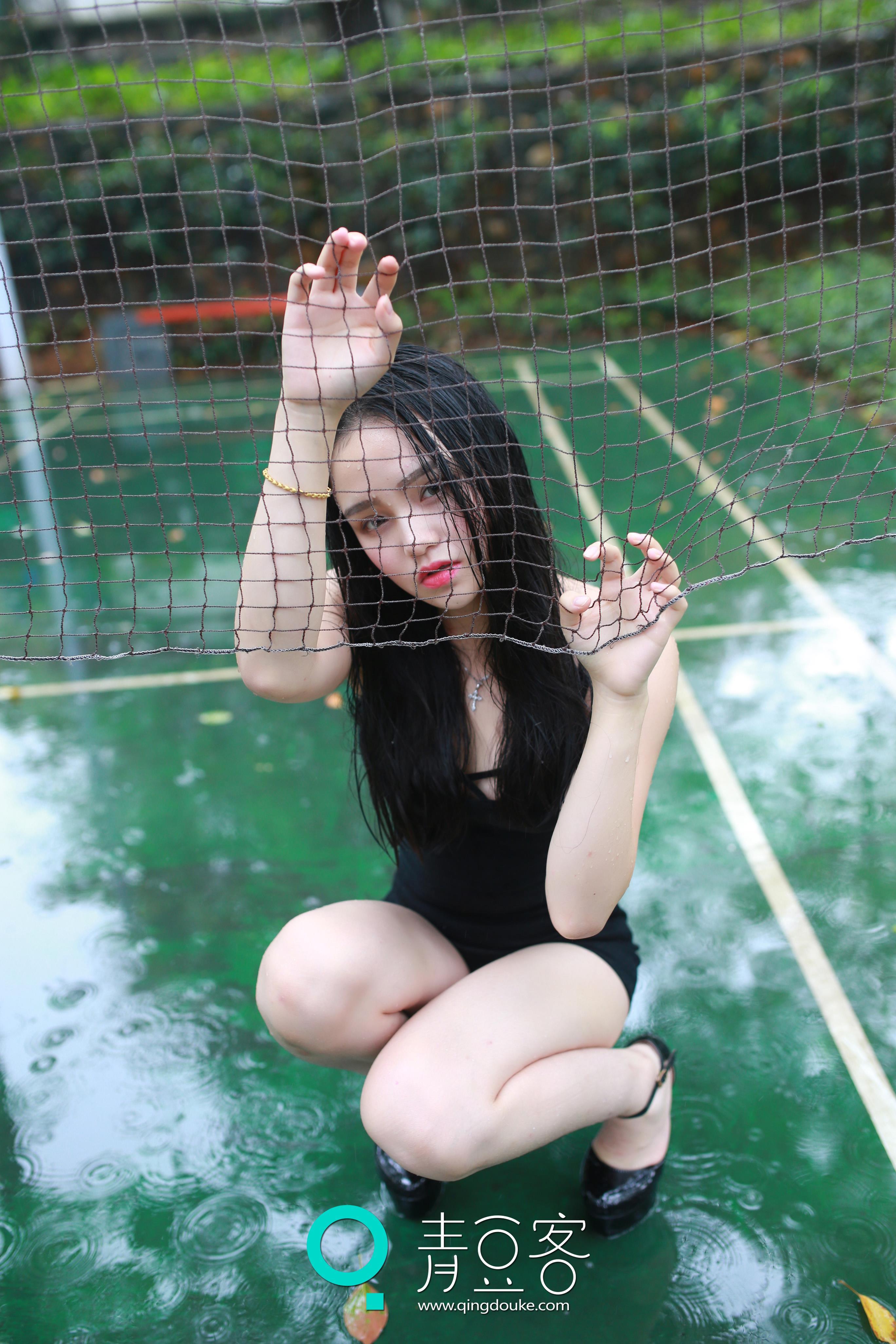 [QingDouKe青豆客]2015-10-19  [X-TGIRL] 佩佩_Cassie 黑色连身裙与性感小背心加牛仔短裤写真,
